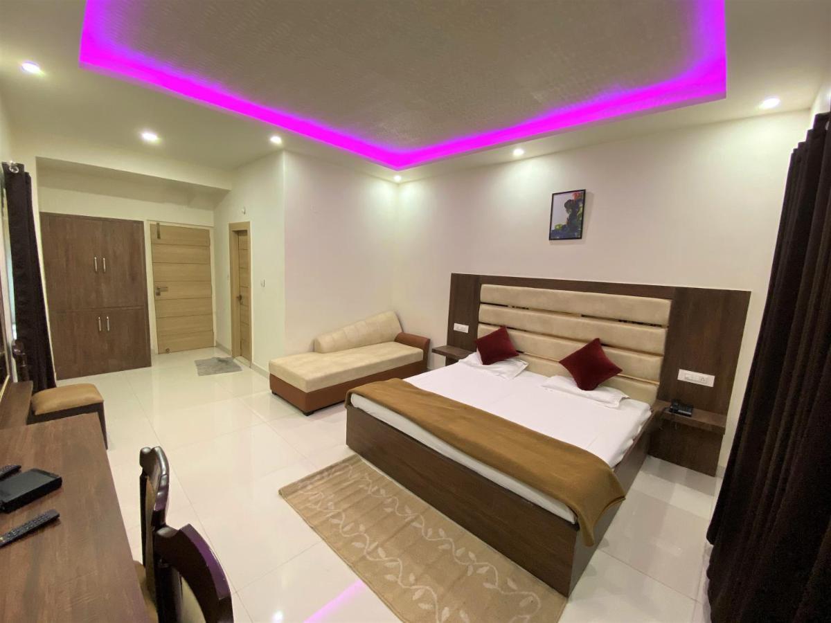 Neelgagan Hotel ニューデリー エクステリア 写真