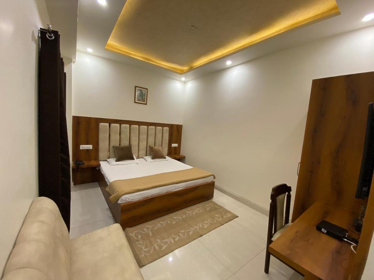 Neelgagan Hotel ニューデリー エクステリア 写真